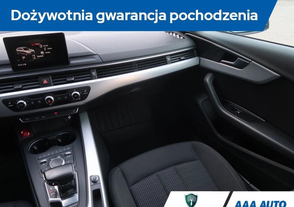 Audi A4 cena 70000 przebieg: 231114, rok produkcji 2016 z Kutno małe 301